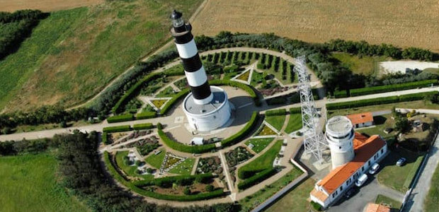  le phare de chassiron sur l'île d'oléron